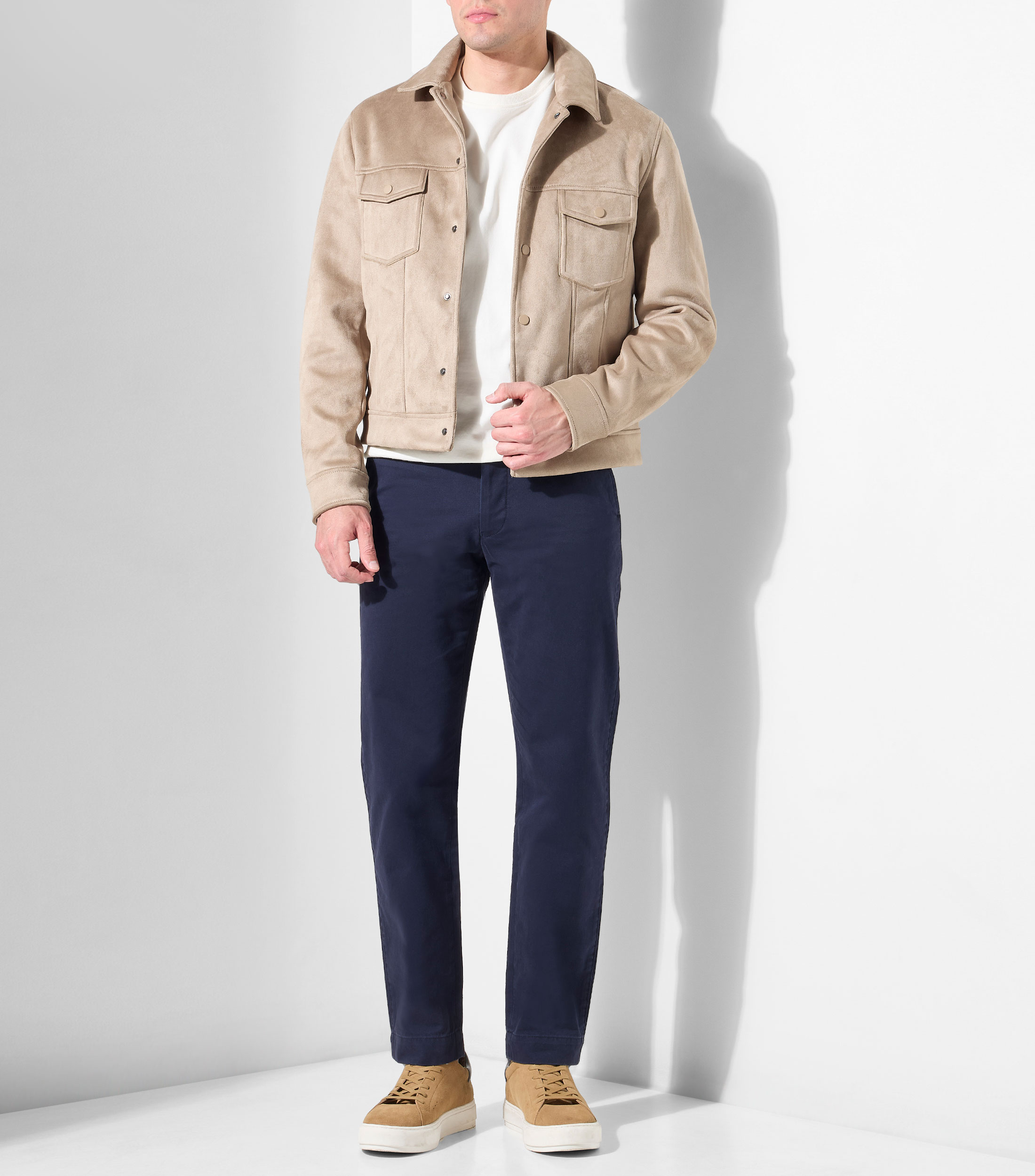 Pantalón casual tipo chino Hombre